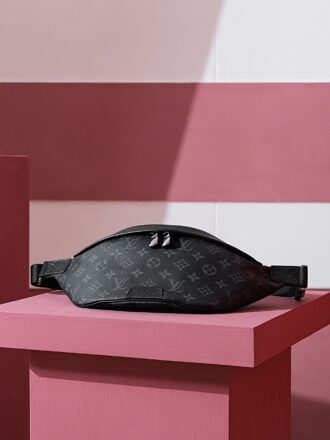 Authentic SP inspection-free and equipped with a full set of duty-free packaging. 𝐃𝐈𝐒𝐂𝐂𝐎𝐕𝐄𝐑𝐘 Small waist bag series M46035 inspection-free version# PJ/ ❐ Size: 44*15*9cm ❐ Small size does not choose any height limit for men and women! The waist bag series created by the classic black flower iconic style interprets the style concepts available to men and women. The simple and fashionable style allows you to no longer fall into the traditional tacky waist bag series, but represents a must-have artifact for fashionable trendy people, which can be used as a waist bag, and can also be carried on one shoulder or cross-body, showing more fashionable personality. I love you!