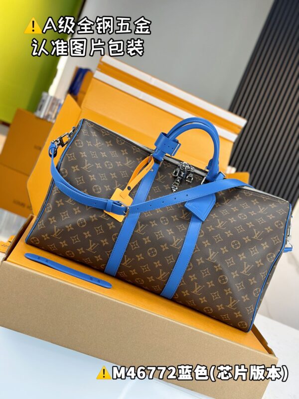 With a full set of duty-free packaging [Excellent SP high elastic fabric] M46772 blue [Original all steel: with full set of counter packaging] KEEPALL BANDOULIÈRE 50 travel bag This Keepall Bandoulière 50 travel bag uses Monogram Macassar canvas, which synchronizes bright tones for side straps, brand names, fabric linings and top leather handles. The size of the boarding luggage hides plenty of space. 50 x 29 x 23 cm (length x height x width)