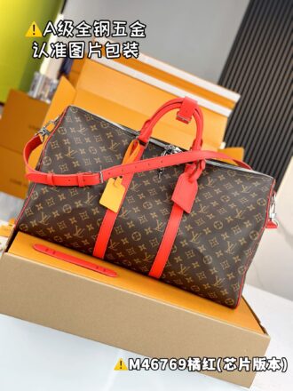 With a full set of duty-free packaging [Excellent SP high elastic fabric] M46769 orange red [Original all steel: with a full set of counter packaging] KEEPALL BANDOULIÈRE 50 travel bag This Keepall Bandoulière 50 travel bag uses Monogram Macassar canvas, which synchronizes bright tones for side straps, brand names, fabric linings and top leather handles. The size of the boarding luggage hides plenty of space. 50 x 29 x 23 cm (length x height x width)