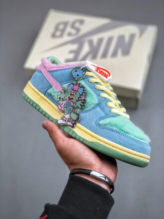 NIKE SB Dunk Low