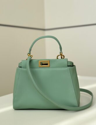 8315CPEEKABOO, South African sheepskin. Adjustable and removable long shoulder straps 23*9*20