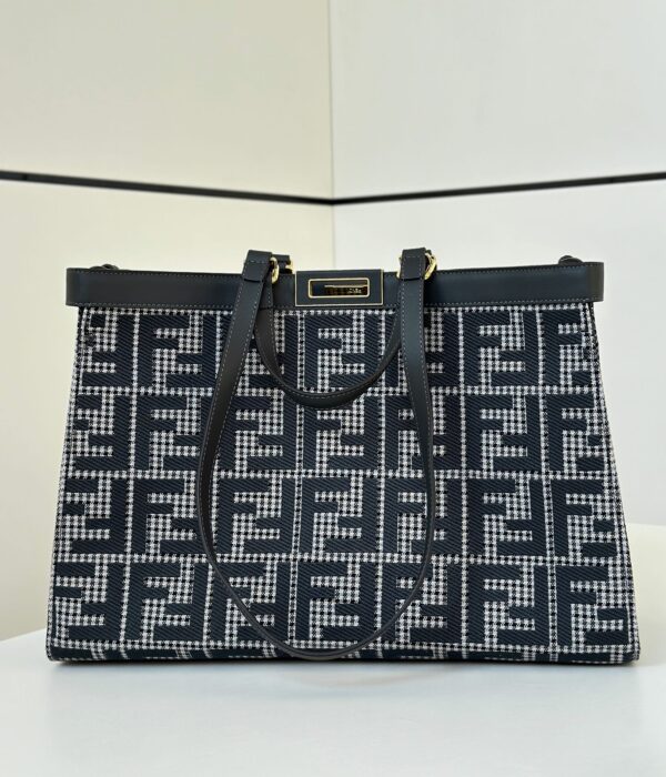 Houndstooth presbyterian double F embroidery tote ceiling series ~ fine workmanship and top-grade materials replica! ! The interior capacity is very large and the daily usage rate is very high ~ Model number 8589 size 41x13x29cm
