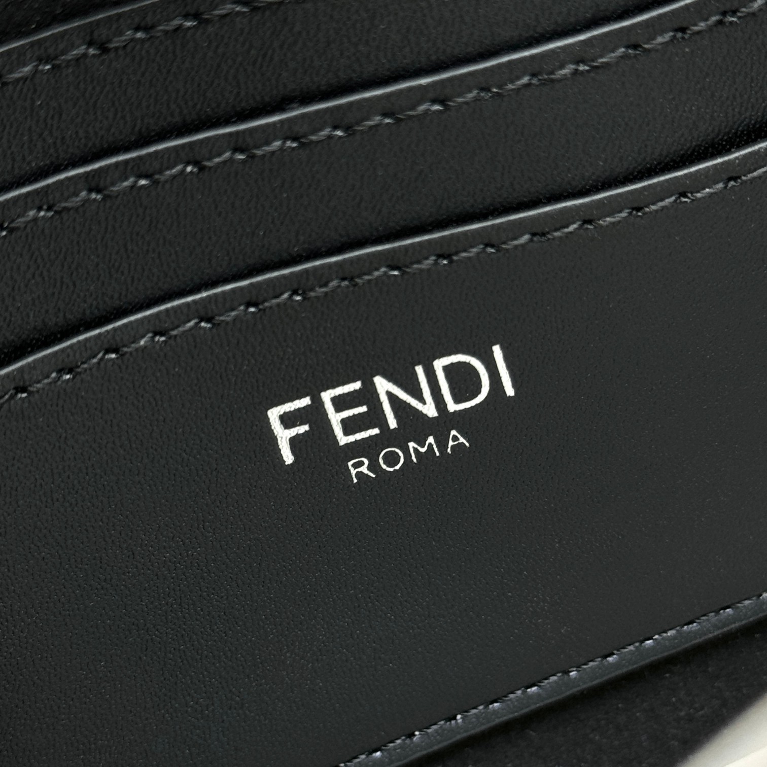 Iconic Peekaboo ISeeU XCross handbag, fabric material, handmade gradient FF Eclissi jacquard pattern on the edges. Details are decorated in black leather. There are two hard partitions on the inside, classic twist locks on the front and zippered on the back. Black leather lining, two internal compartments are separated by hard partitions, with brown leather slots and silver-finished metal pieces. Equipped with handles and FENDI words adjustable removable webbing straps for carrying or shoulder shoulders. Size: 23×6×14.5cm Model: 7va582 Gradient - Image 6