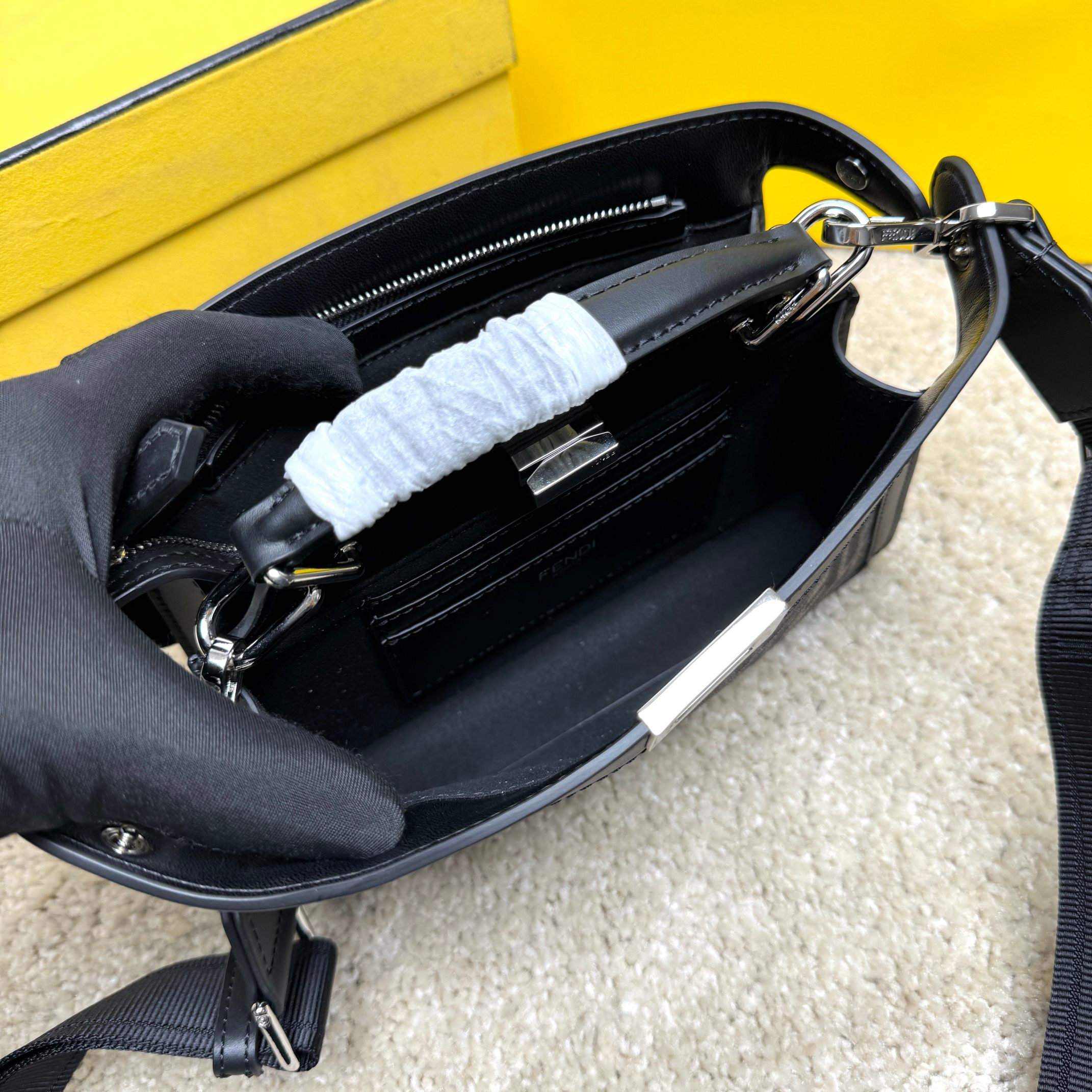 Iconic Peekaboo ISeeU XCross handbag, fabric material, handmade gradient FF Eclissi jacquard pattern on the edges. Details are decorated in black leather. There are two hard partitions on the inside, classic twist locks on the front and zippered on the back. Black leather lining, two internal compartments are separated by hard partitions, with brown leather slots and silver-finished metal pieces. Equipped with handles and FENDI words adjustable removable webbing straps for carrying or shoulder shoulders. Size: 23×6×14.5cm Model: 7va582 Gradient - Image 7