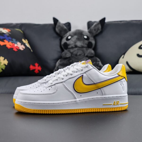 P Kobe Bryant x Nike Air Force ' Low"White/Varsity Maize"Versatile Casual Sports Shoes