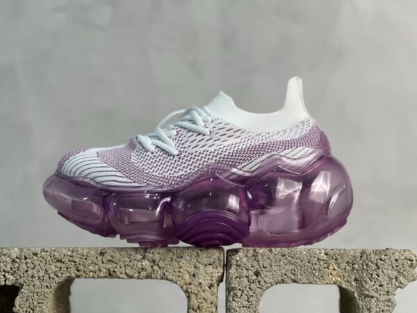 The grounds large bubble height-enhancing thick-soled sneakers. The original shoe replica comes from overseas purchasing agents [Official website is hard to find a shoe] is available for sale to price 2XXX-3XXX Grounds brand, and the main creators are derived from the inspiration and creativity of the designer. With more energy focused on its brand, Grounds’ shoes are becoming the pinnacle of luxury shoe design. If you are pursuing more than just trends, but also want to show your own fashion attitude and taste through shoes, then the Grounds brand will be a choice you cannot miss. Original box packaging