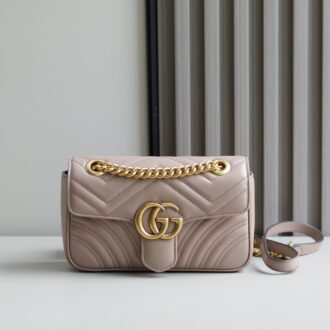 📢📢 (original leather) new upgraded version‼ ️ GG Marmont wavy chain bag, imported calf leather feels extremely soft, imported haute couture red bronze hardware. It has texture and weight. Model number: 446744 milk tea, size: 23✖️14✖️6 original single quality. Completely authentic