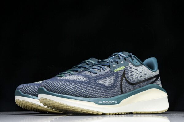 Nk Air Zoom Vomero FB-