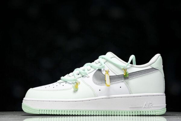Nk Air Force ' Low XV-