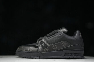 Louis Vuitton/ LV ARCH LIGHT SNEAKER Trainer