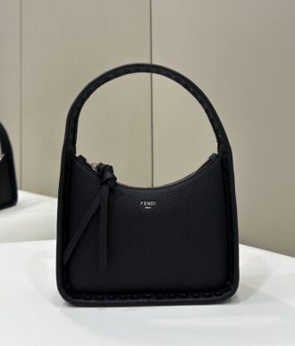 FENDI# new mini underarm bag~ Exclusive custom calf leather feels super delicate, exquisite handmade outer stitching, beautiful and capacity, can be used on wrists or underarms. Small and exquisite style and fashionable and impactful~Solid🔥 Model number: 80165 Size 27x7x20.5cm