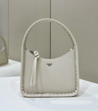 FENDI# new mini underarm bag~ Exclusive custom calf leather feels super delicate, exquisite handmade outer stitching, beautiful and capacity, can be used on wrists or underarms. Small and exquisite style and fashionable and impactful~Solid🔥 Model number: 80165 Size 27x7x20.5cm